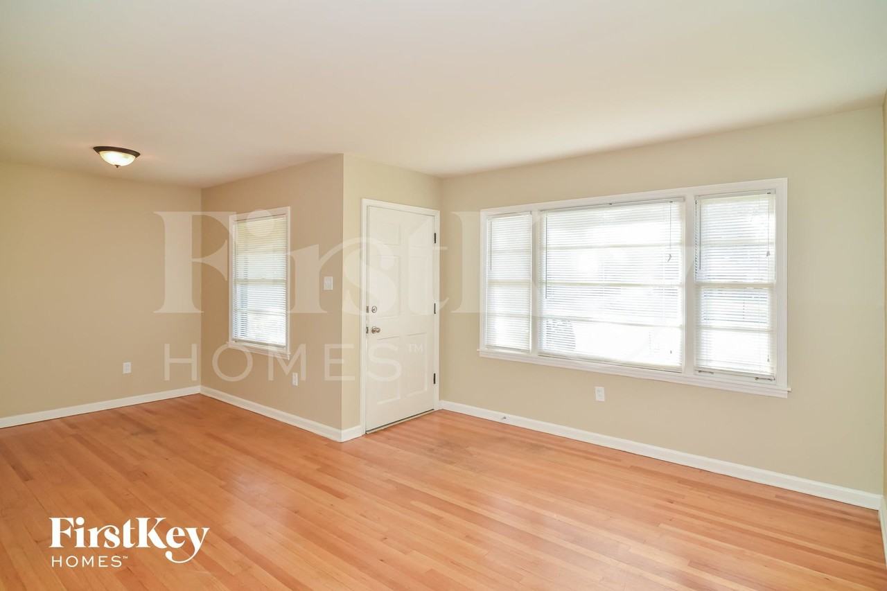 1392 S White Station Rd - Photo 3 of 15