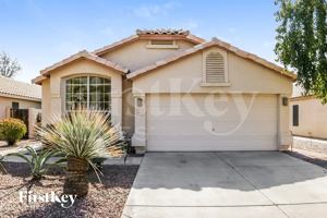 featured image of 1121 W Kingbird Dr