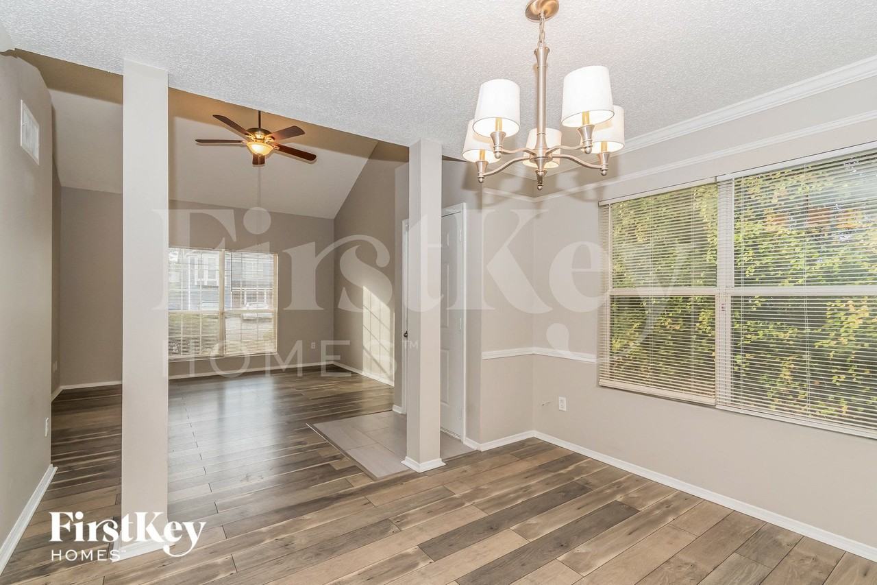 11047 Traci Lynn Dr - Photo 3 of 16