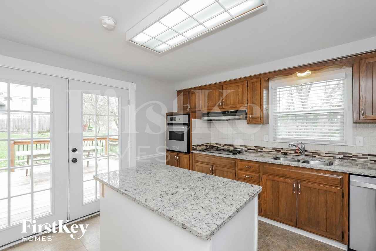 10614 W 98th Ter - Photo 7 of 15