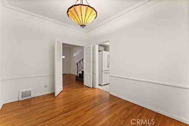 368 S Crescent Dr - Photo 4 of 8