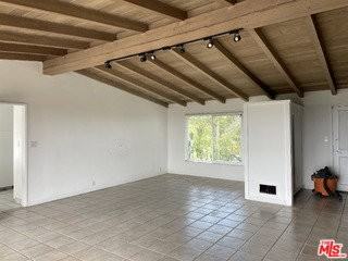 3327 Wonder View Plz - Photo 5 of 8