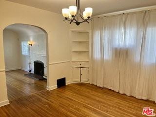6910 Camrose Dr - Photo 2 of 7