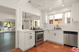 1210 Poinsettia Dr - Photo 3 of 7