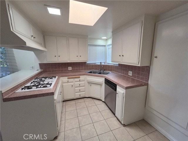 1014 Duncan Pl - Photo 4 of 8
