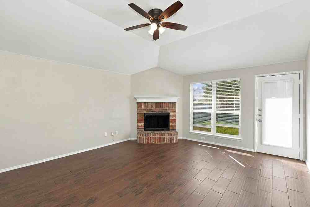 1320 Sierra Blanca Dr - Photo 3 of 16
