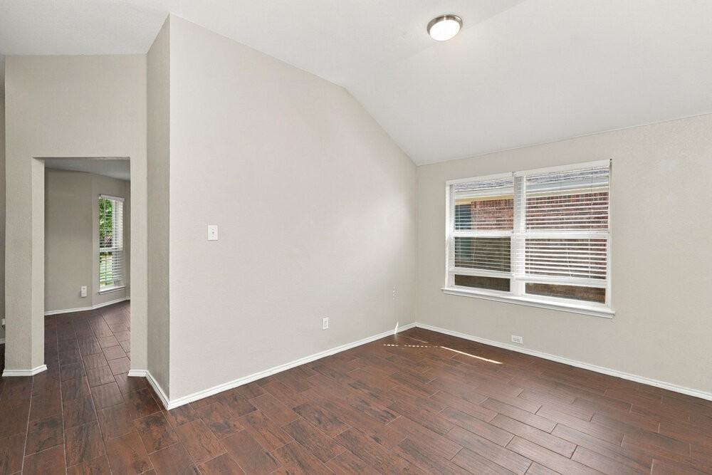 1320 Sierra Blanca Dr - Photo 6 of 16