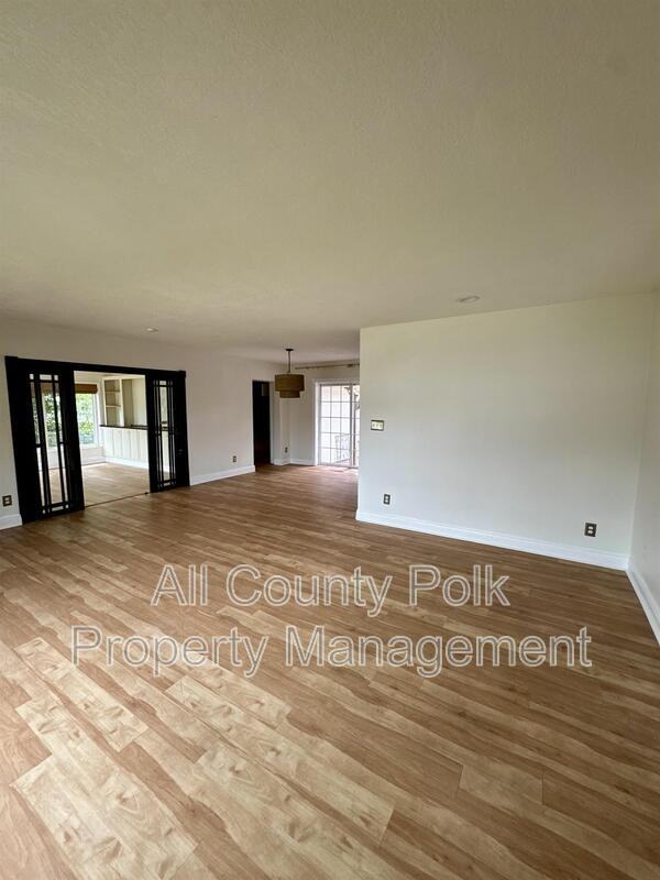 933 N Lake Otis Dr - Photo 2 of 35