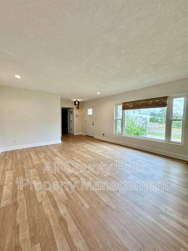 933 N Lake Otis Dr - Photo 3 of 35