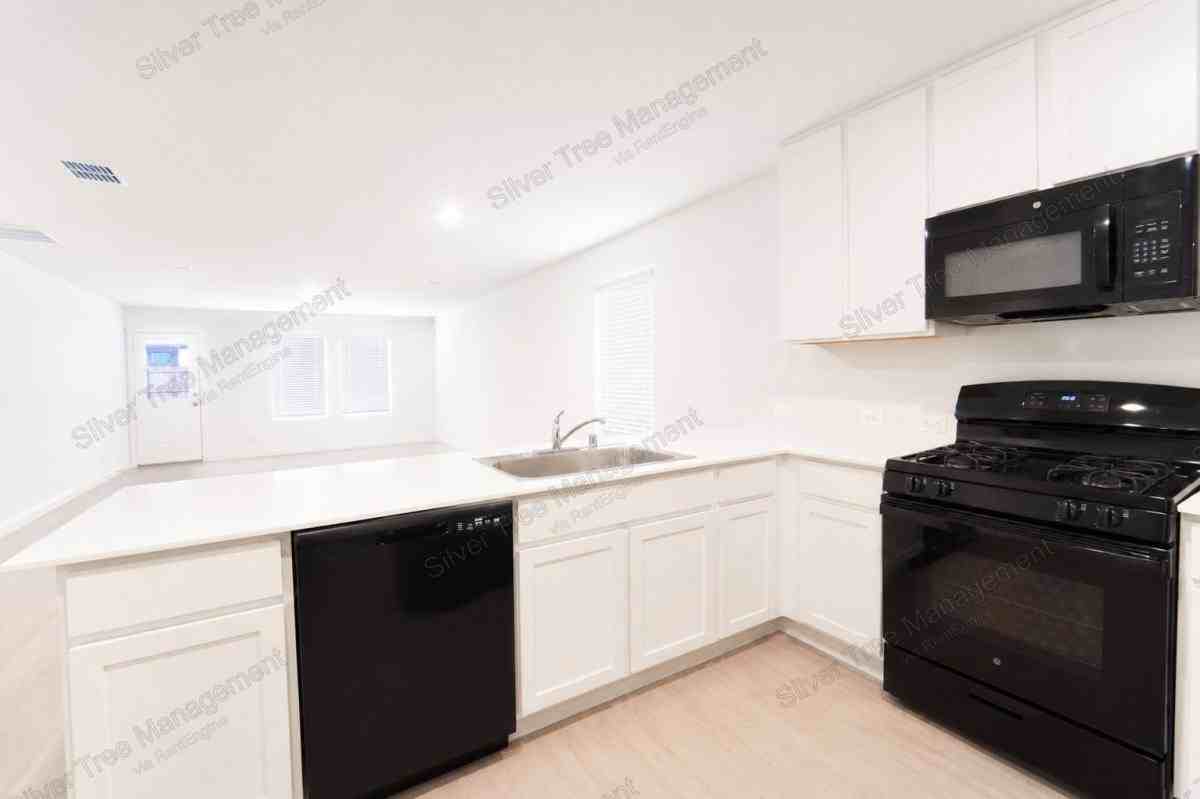 1147 Barbary Fields St - Photo 3 of 20