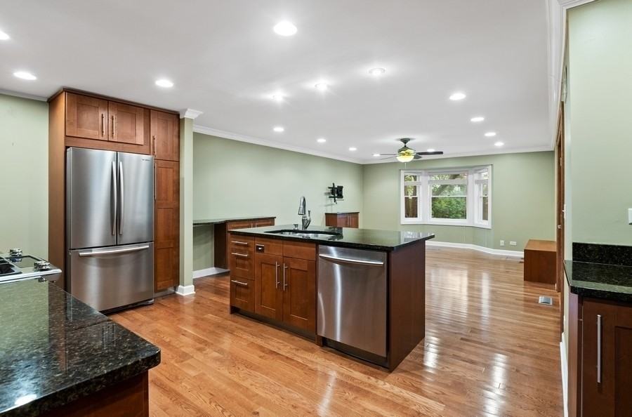 943 N Idlewild Ave - Photo 3 of 14