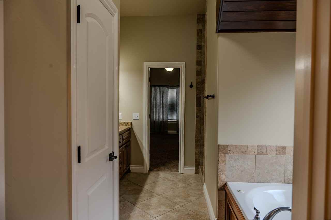 9105 Nw 84th St - Photo 3 of 26