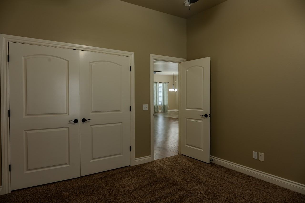 9105 Nw 84th St - Photo 4 of 26