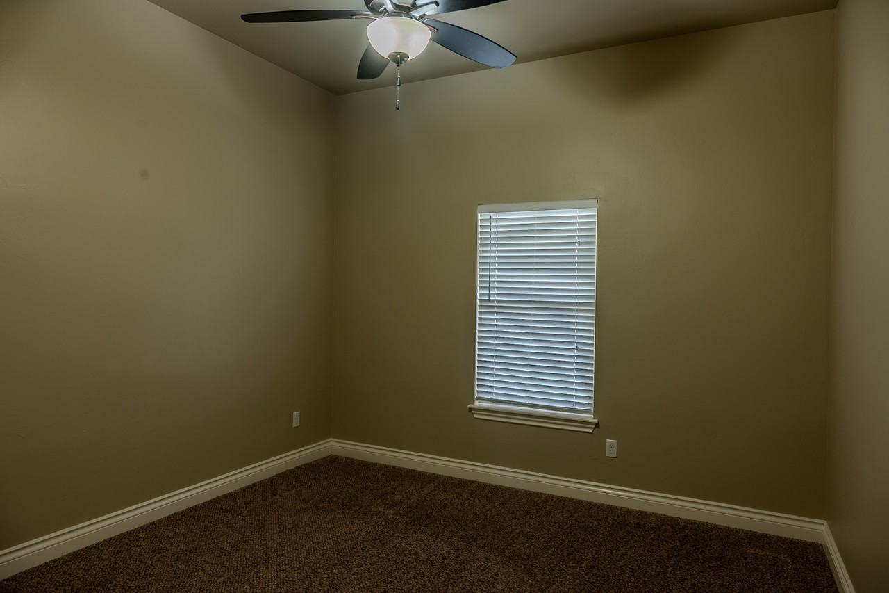 9105 Nw 84th St - Photo 6 of 26