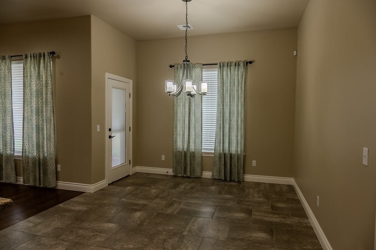 9105 Nw 84th St - Photo 7 of 26