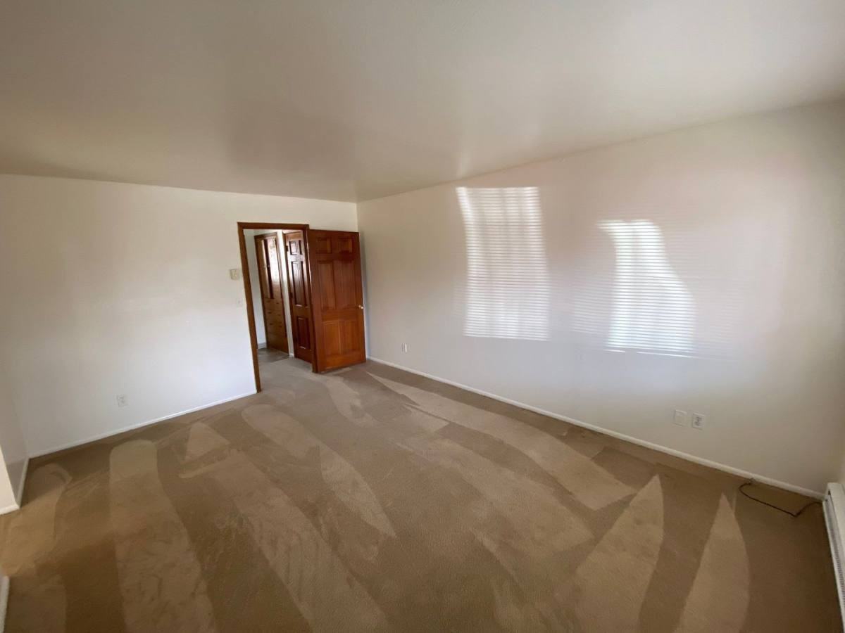 280 Se Orchard Ave #3 - Photo 3 of 9