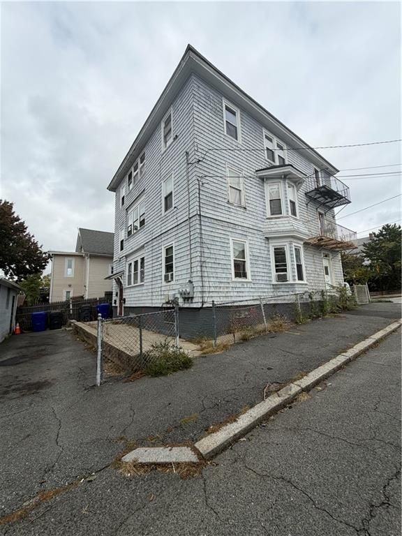 16 Opper St ##3