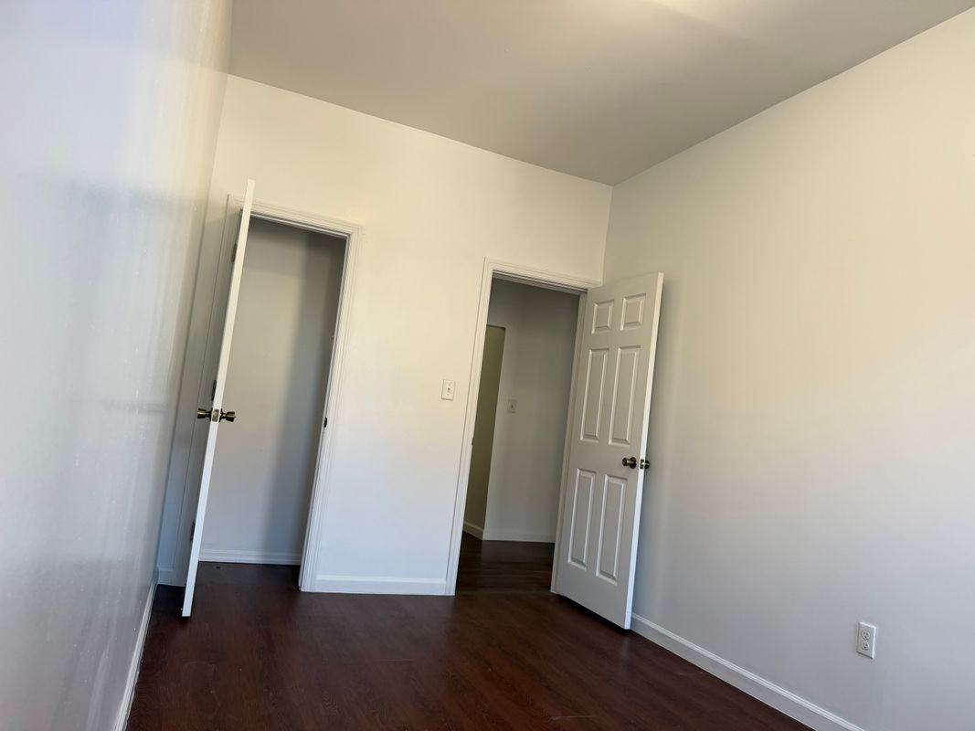 225 E 53rd St - Photo 7 of 24