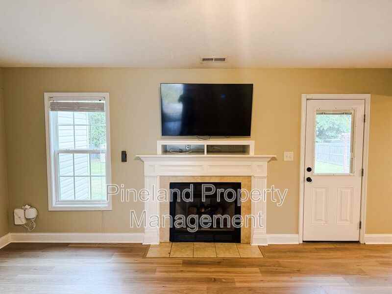 299 Copper Creek Dr - Photo 3 of 26