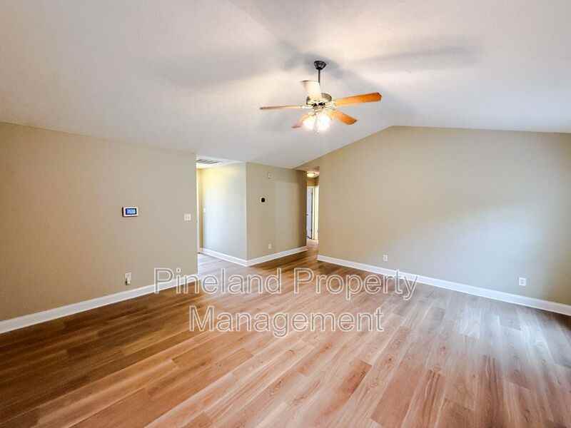 299 Copper Creek Dr - Photo 4 of 26