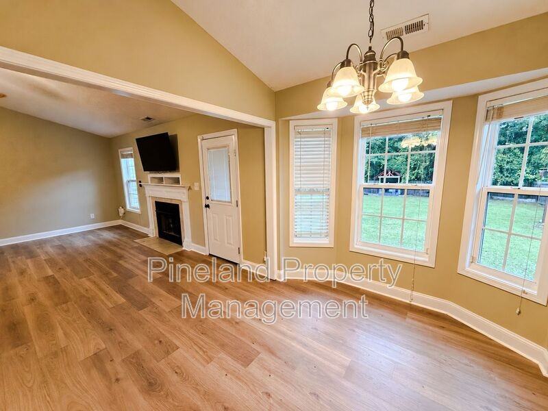 299 Copper Creek Dr - Photo 5 of 26