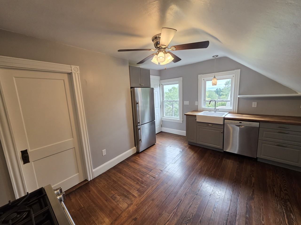 857-859 Hope St - Photo 4 of 12