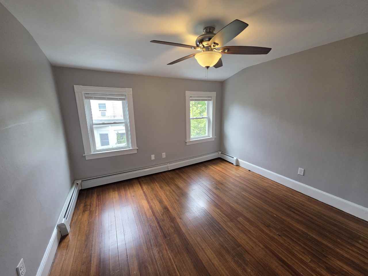 857-859 Hope St - Photo 6 of 12