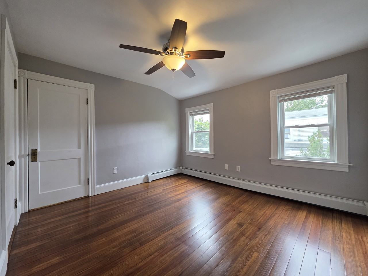 857-859 Hope St - Photo 7 of 12
