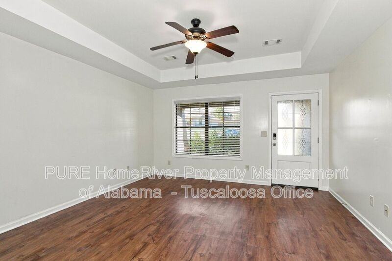 465 Barn Wood Rd - Photo 4 of 33