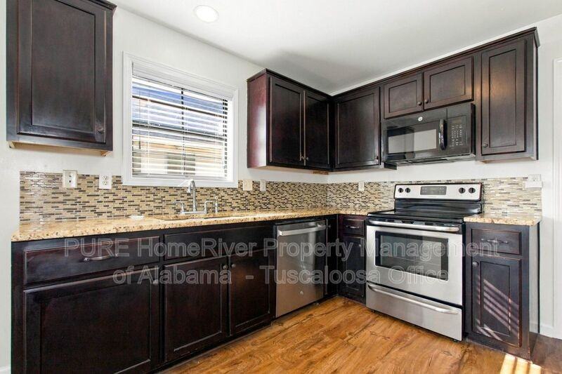 465 Barn Wood Rd - Photo 6 of 33