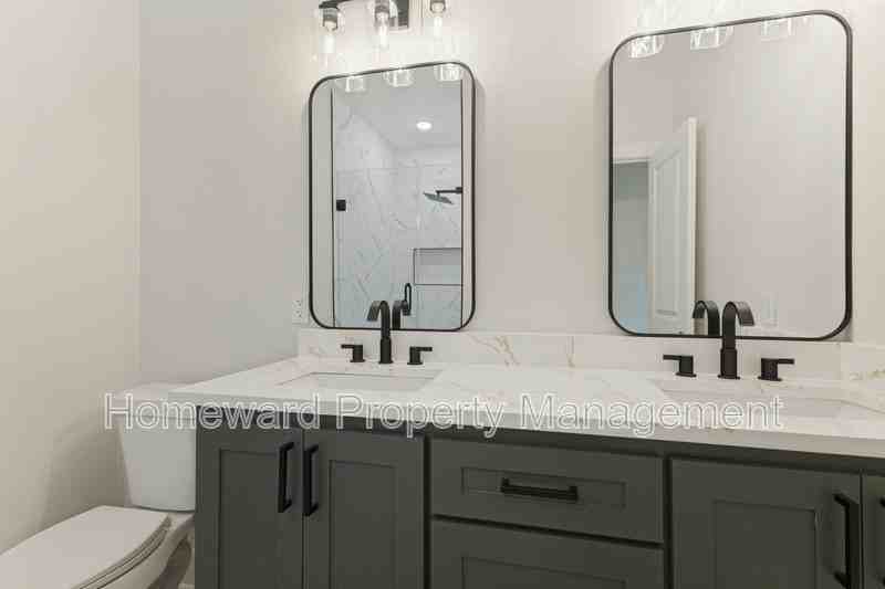 8007 Doreen Ave - Photo 7 of 12