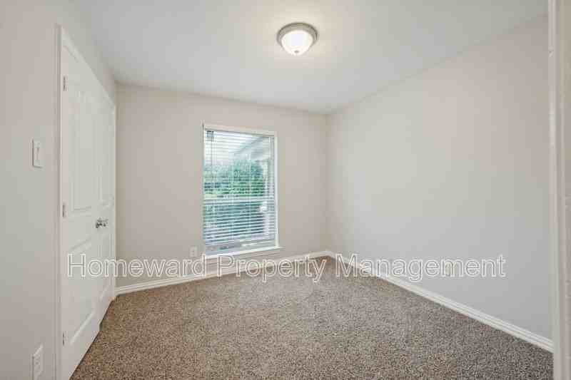 5853 Lance Ct - Photo 6 of 12