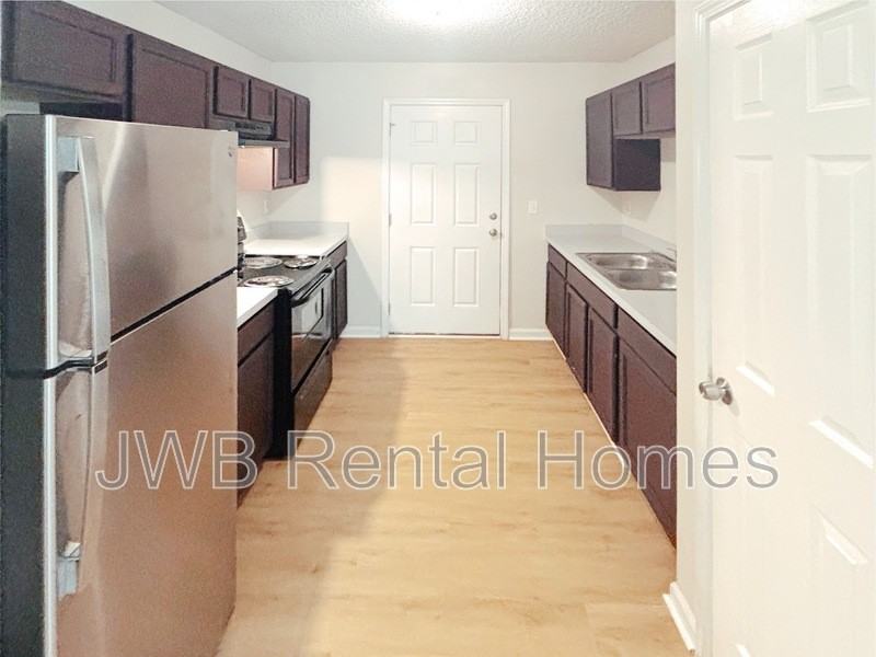 2139 Sessions Ln - Photo 3 of 27