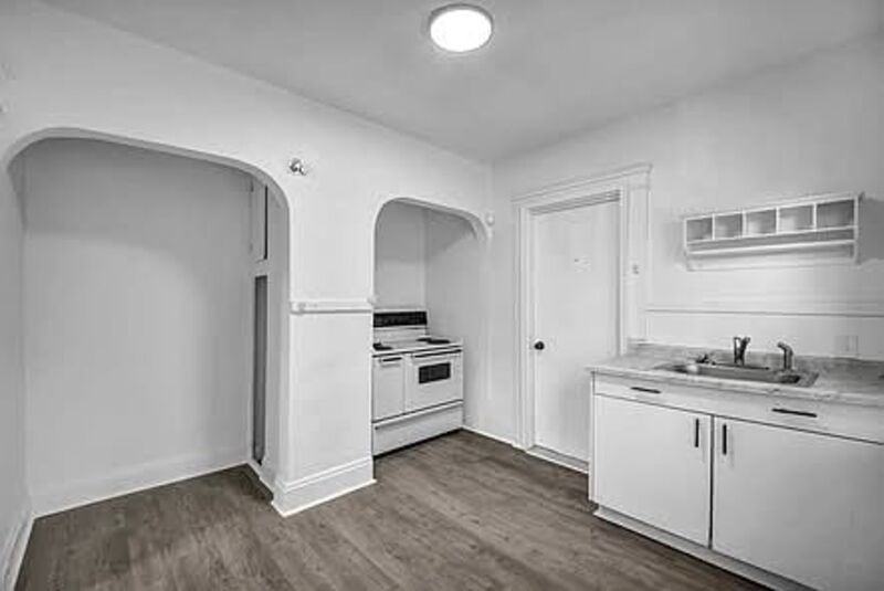 3338 E 119th St - Photo 4 of 10