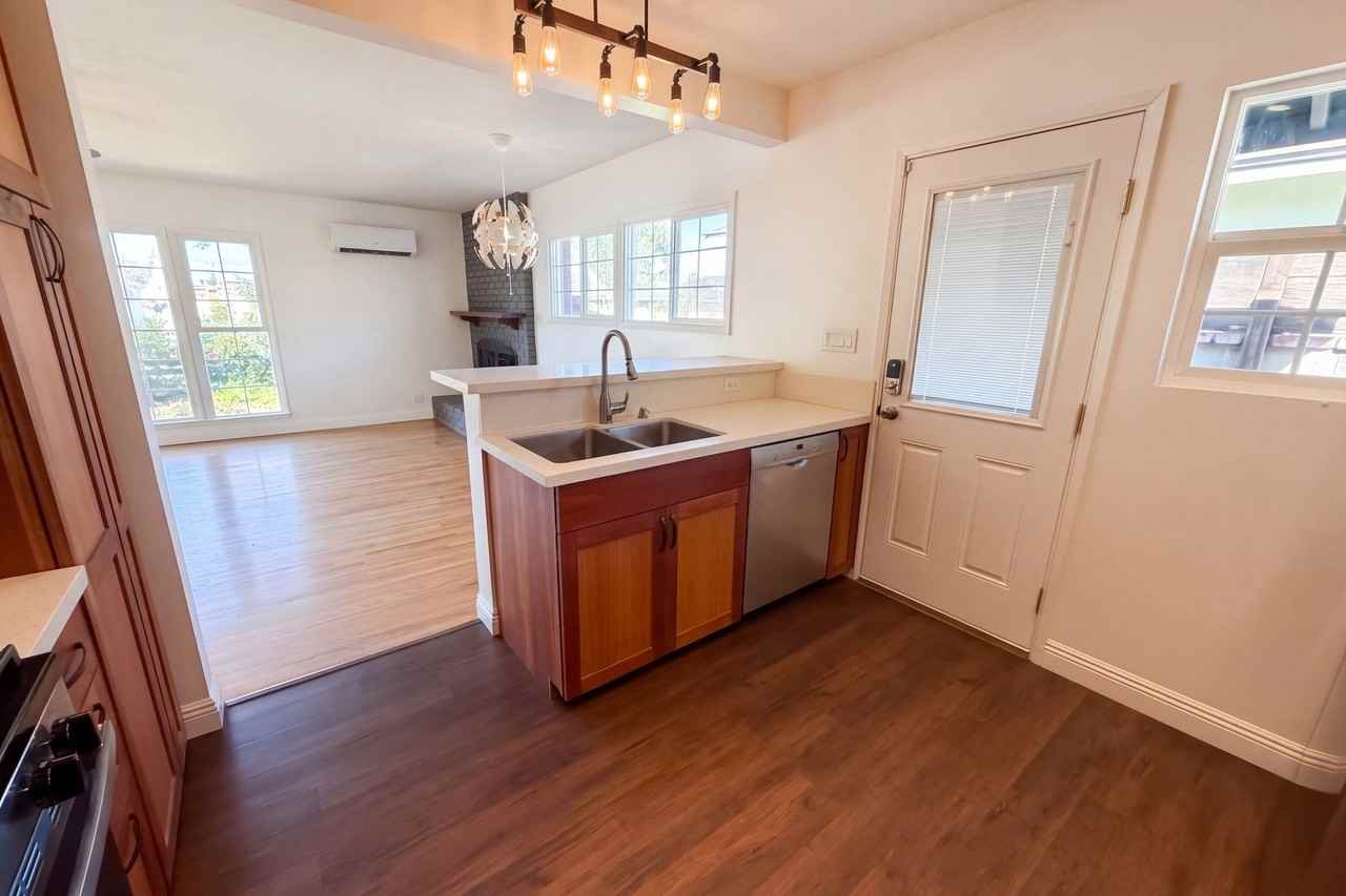 14946 Dunton Dr #NA - Photo 6 of 17