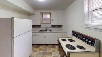 featured image of 927 N 12th St #LOWER
