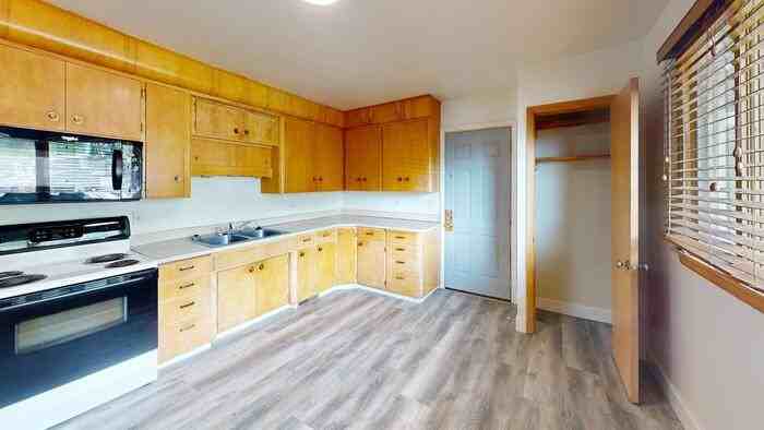 503 3rd Ave Ne - Photo 2 of 12