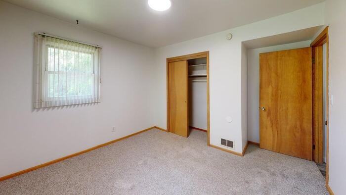 503 3rd Ave Ne - Photo 6 of 12