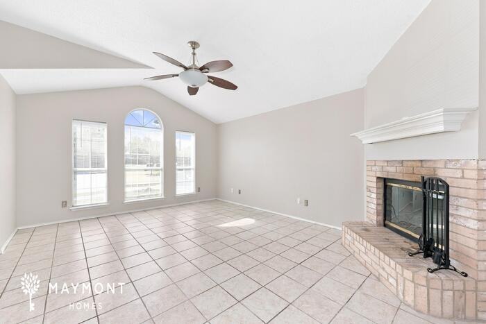 747 Valley Spring Dr - Photo 4 of 20