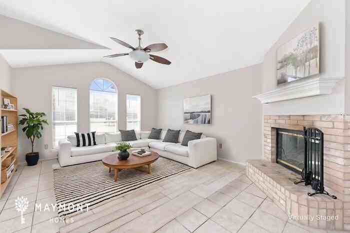 747 Valley Spring Dr - Photo 5 of 20