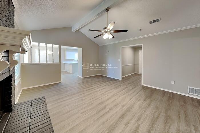 6633 Willow View Dr - Photo 4 of 22