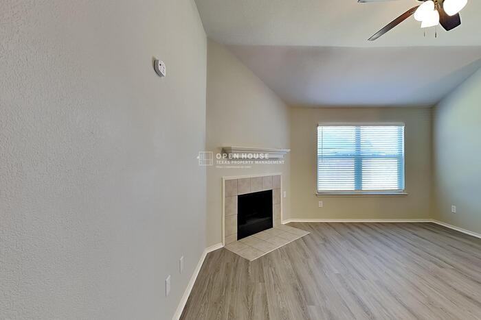 12301 Angel Food Ln - Photo 5 of 22
