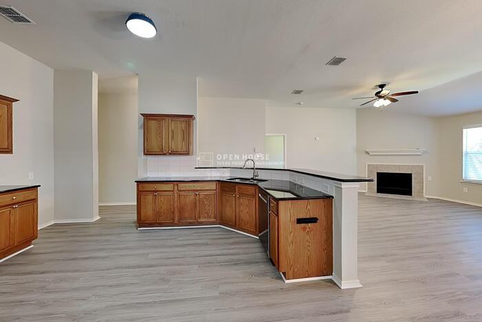12301 Angel Food Ln - Photo 7 of 22