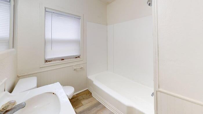 815 N 16th St #1 - Photo 2 of 12