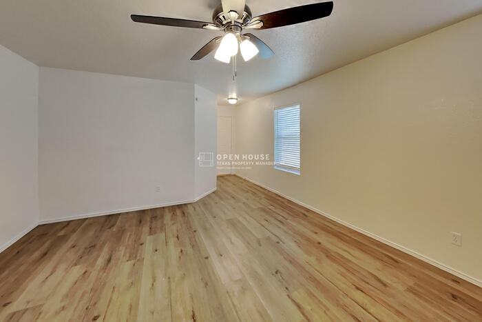 6712 Meadow Way Ln - Photo 4 of 21