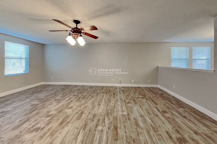 1001 Stone Chapel Way - Photo 5 of 20
