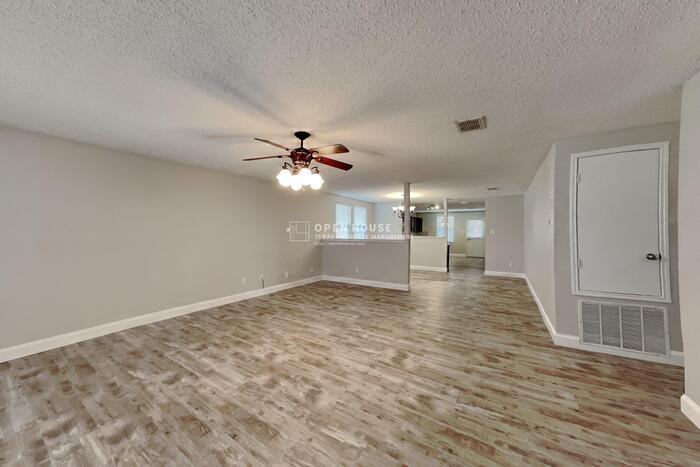 1001 Stone Chapel Way - Photo 6 of 20