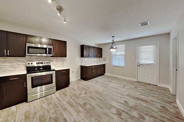 1001 Stone Chapel Way - Photo 7 of 20