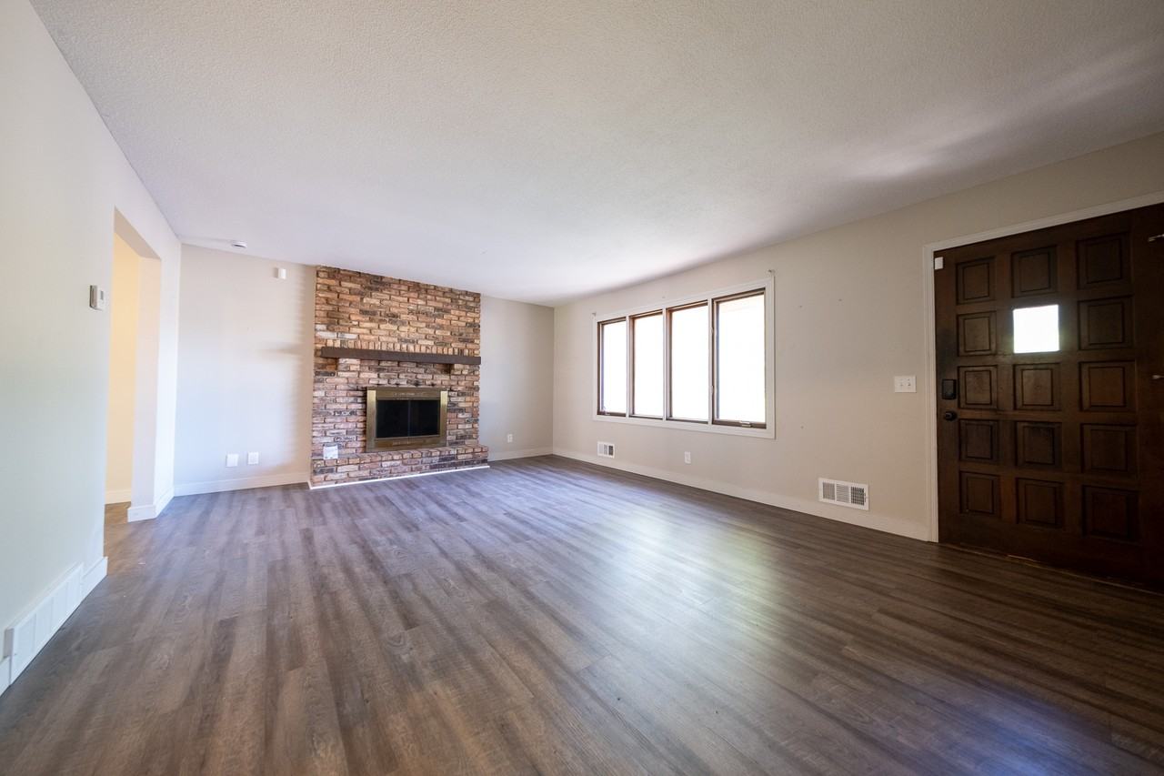 5829 Winnetka Ave N #1 - Photo 7 of 28