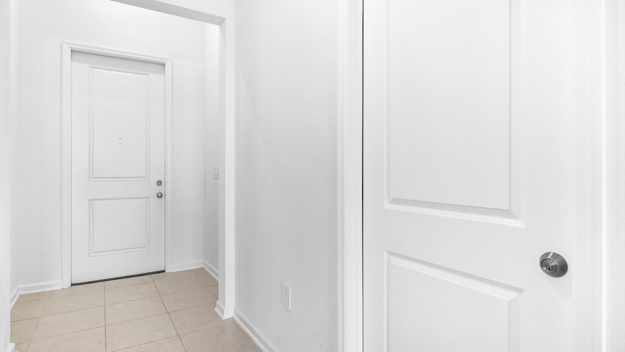 4317 Riverbend Blvd #1 - Photo 3 of 32